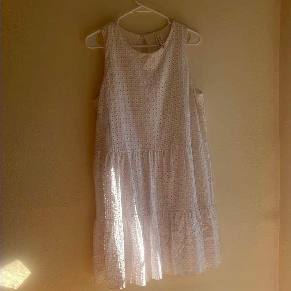 Chic White Sleeveless Mini Dress